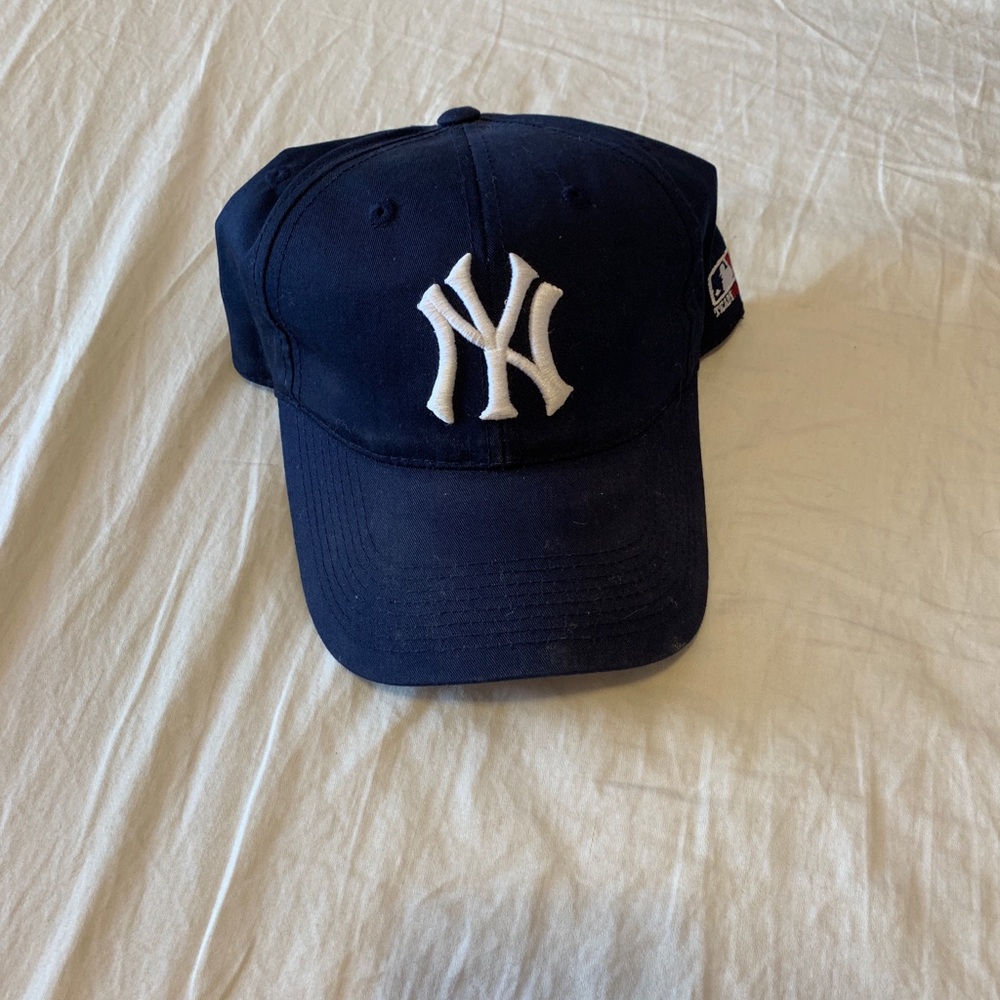 NY YANKEES BASEBALL HAT